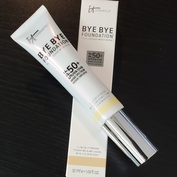 it cosmetics Other - 💄HP💄it Cosmetics Light Bye Bye Foundation